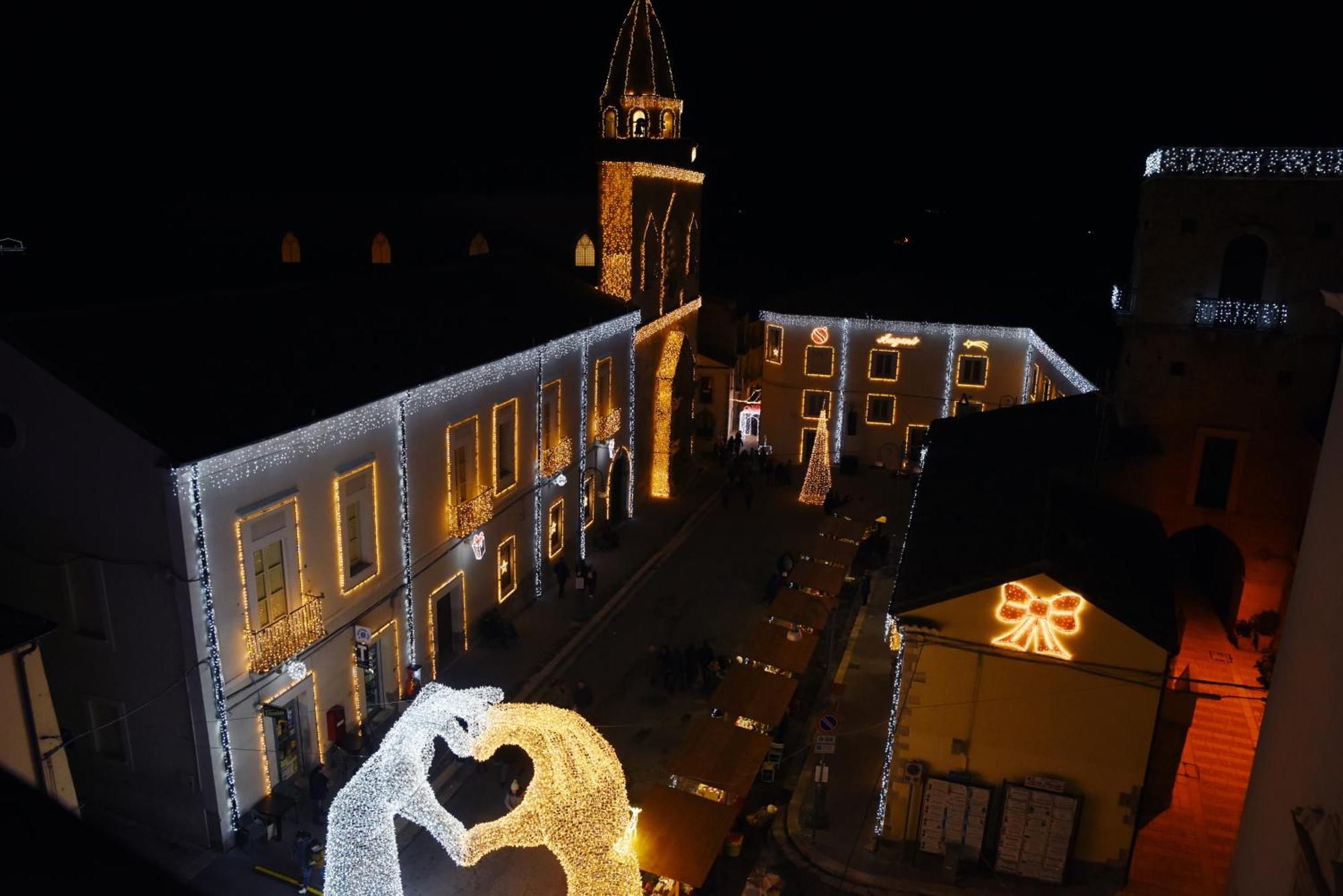 Dimora Pardo Hostel Larino Bagian luar foto